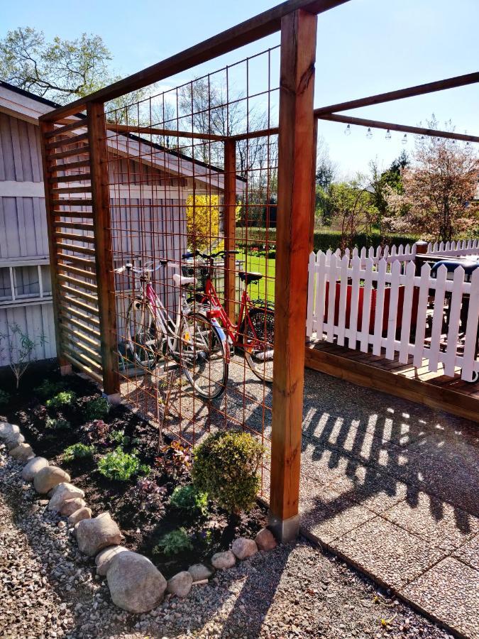 Lillstugan - Centralt Och Havsnaera I Lugnt Villomrade Falkenberg Esterno foto