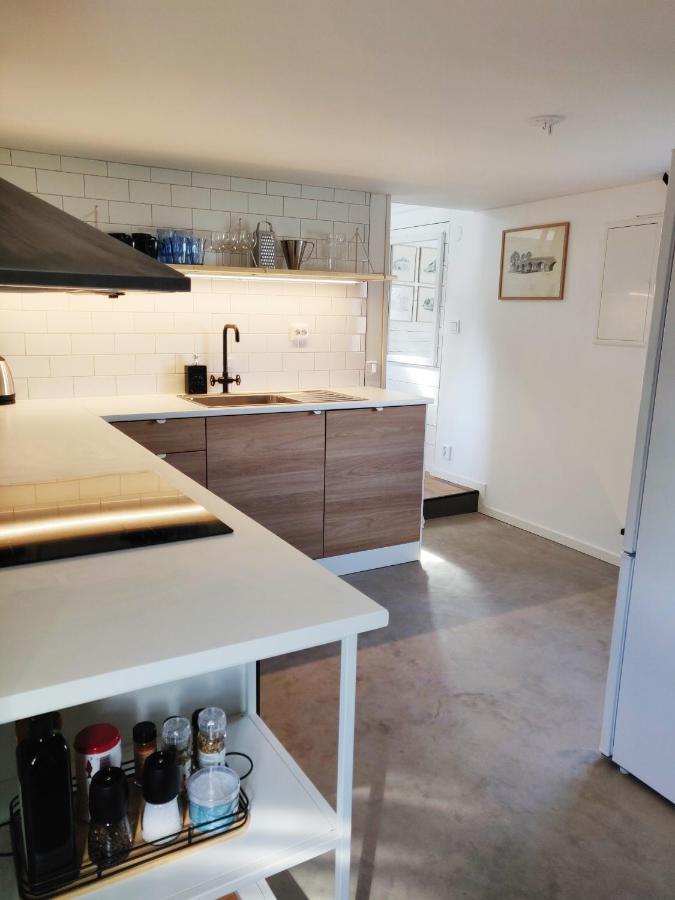 Lillstugan - Centralt Och Havsnaera I Lugnt Villomrade Falkenberg Esterno foto